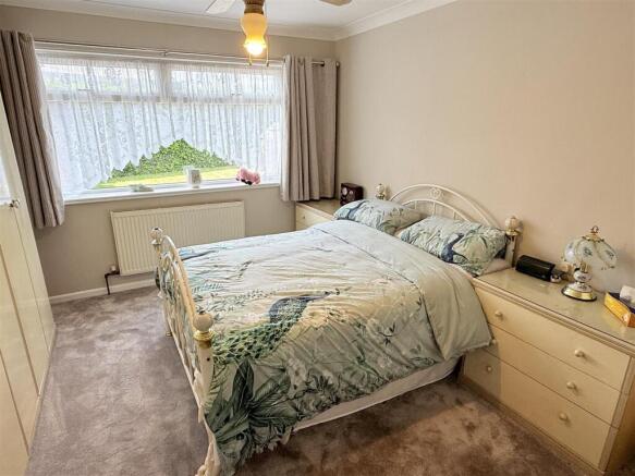 3 bed Detached Bungalow for sale Image 11