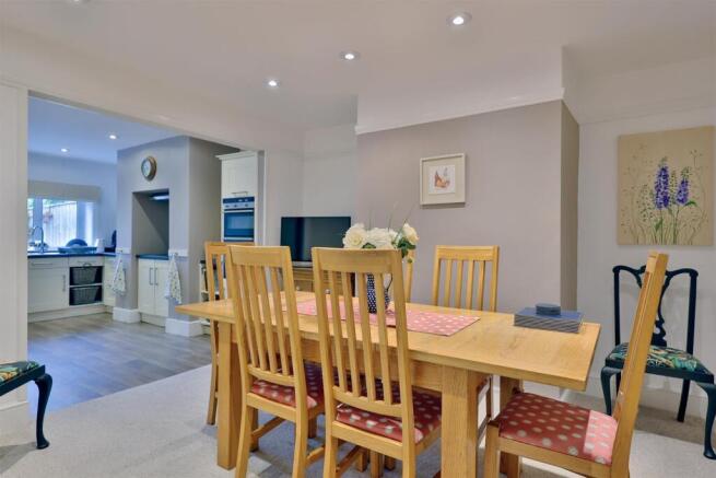 3 bed Semi-Detached for sale Image 10