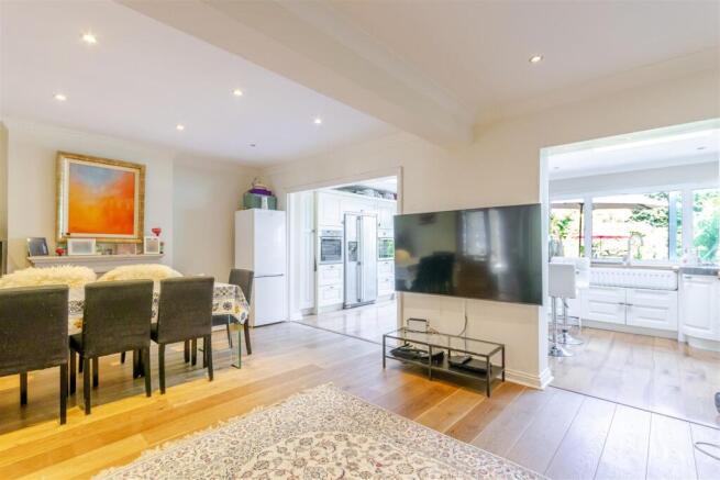 Family Room 3.jpg