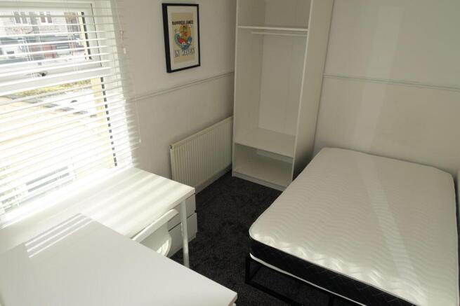 3 bed House to rent Image 8