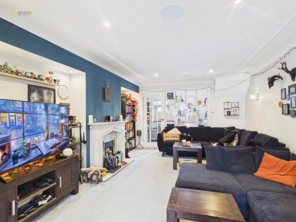 cam05591g0pr0165still021