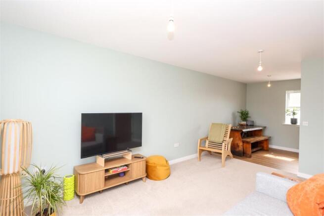 2 bed Apartment for sale Image 6