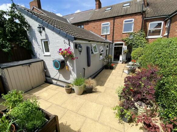 patio (2).JPG