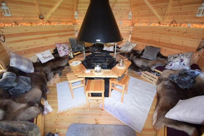 BBQ Hut 2