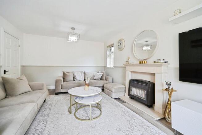 4 bed Detached for sale Image 4
