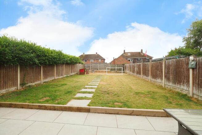 Large Modern Patio and FANTASTIC sized garden