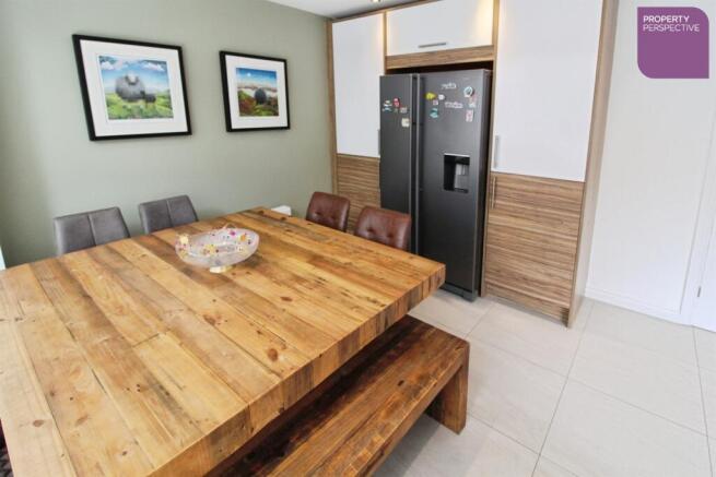 4 bed Detached for sale Image 6