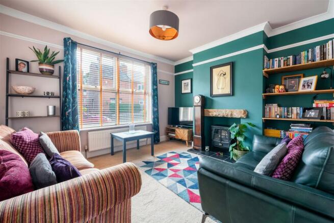 Living Room-2.jpg