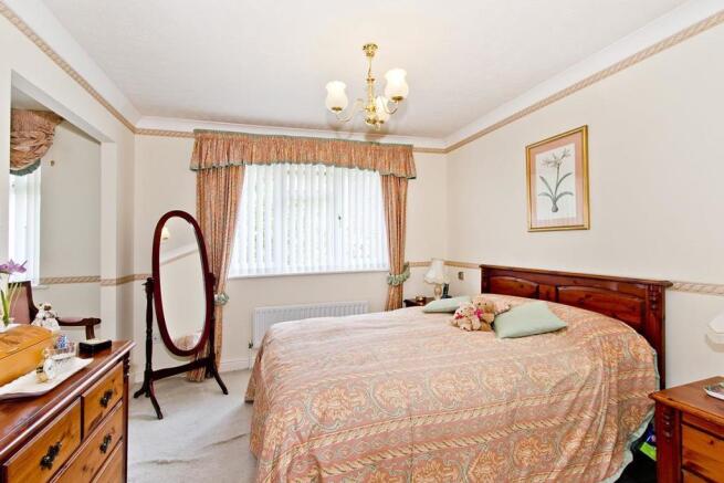 bed1.jpg