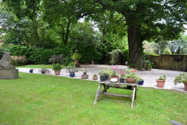 Front Garden S66 ...