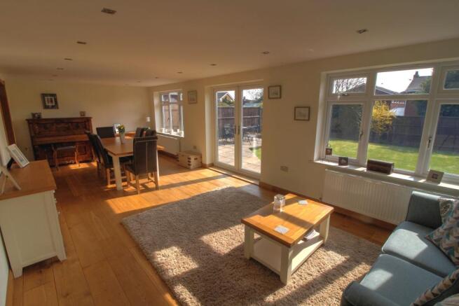 Sitting/Dining Room