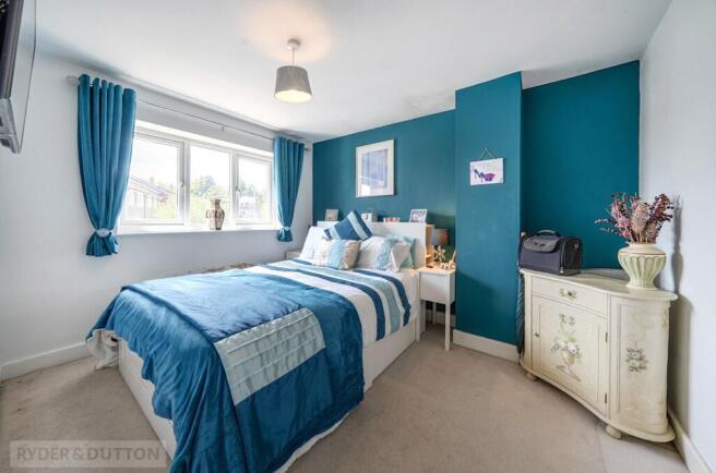 4 bed Semi-Detached for sale Image 12
