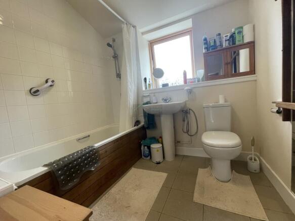 Bathroom.JPG