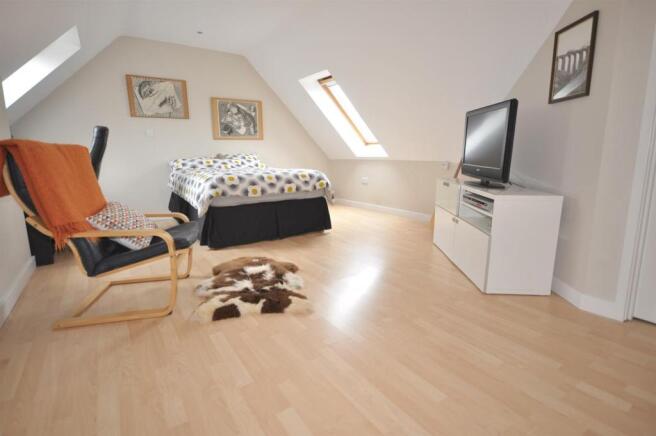 BEDROOM 5