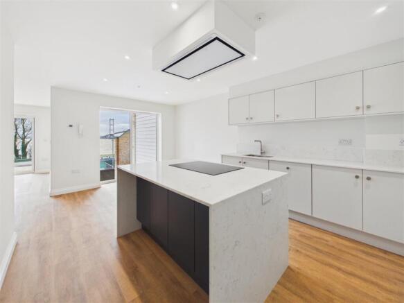 4 bed Town House for sale Image 7