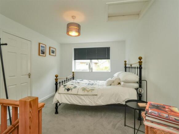 4 bed Detached for sale Image 10