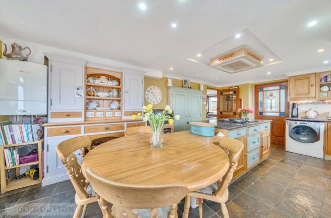 3 bed Detached Bungalow for sale Image 9