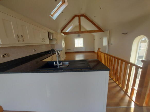 2 bed Coach House to rent Image 9