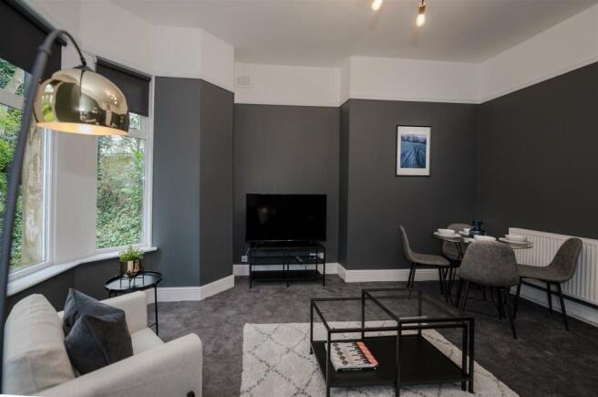 2 bed flat to rent Durham Rd, London SW20