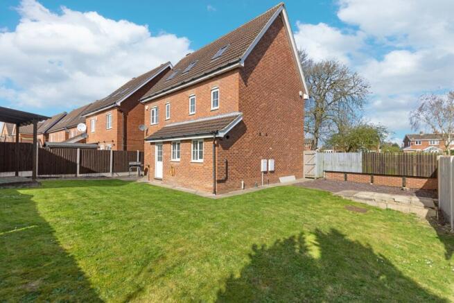 5 bed Detached for sale Image 4
