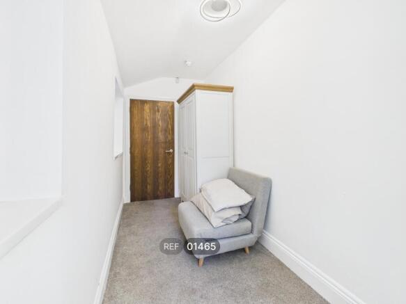 1 bed Apartment to rent Image 11