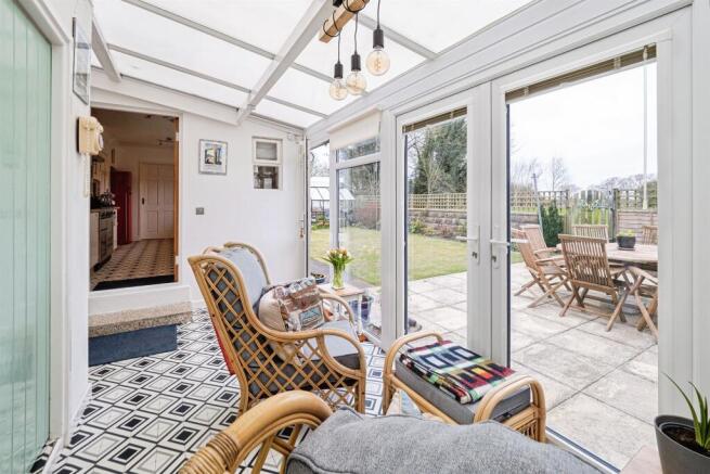 4 bed Detached for sale Image 9