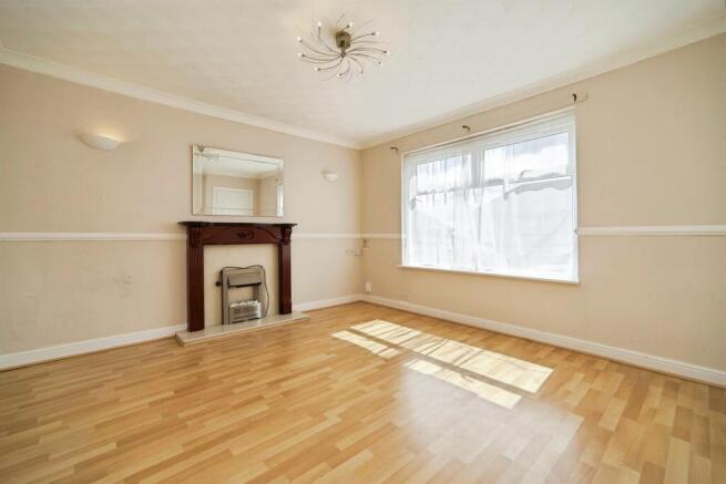 2 bed Semi-Detached for sale Image 4