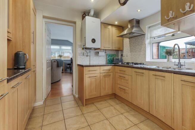 Hughes Close, Warwick, CV34 photo 4