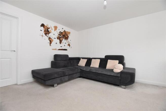 3 bed Semi-Detached for sale Image 12