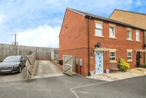 10, Fallbrook Road, Castleford WF10 5FB