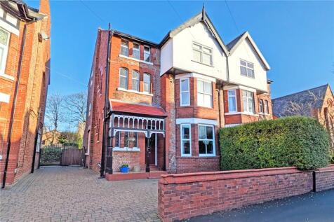 Kings Drive, Heaton Moor, Stockport, SK4