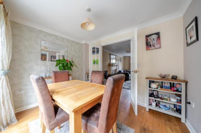 4 bed Link Detached House for sale Image 7