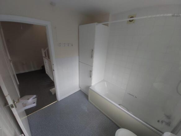 6 bed Detached to rent Image 12