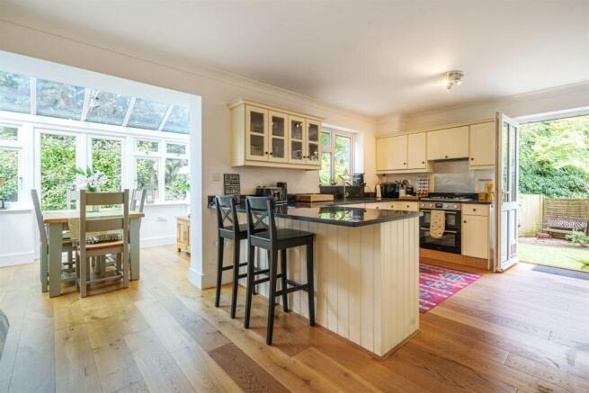 Kitchen/Dining