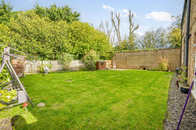 4 bed Detached for sale Image 11