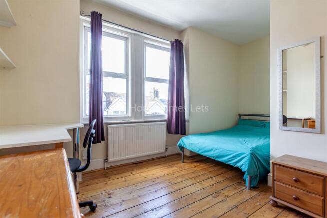 18713334 Bedroom(FFFront2)-15.jpg