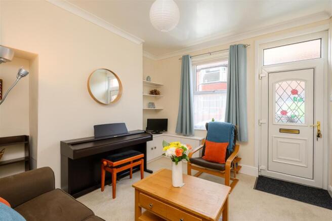 2 bed Terraced for sale Image 8
