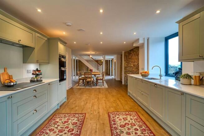 Kitchen (Virtually Staged)