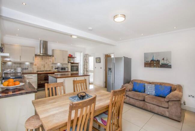 Kitchen/breakfast ro