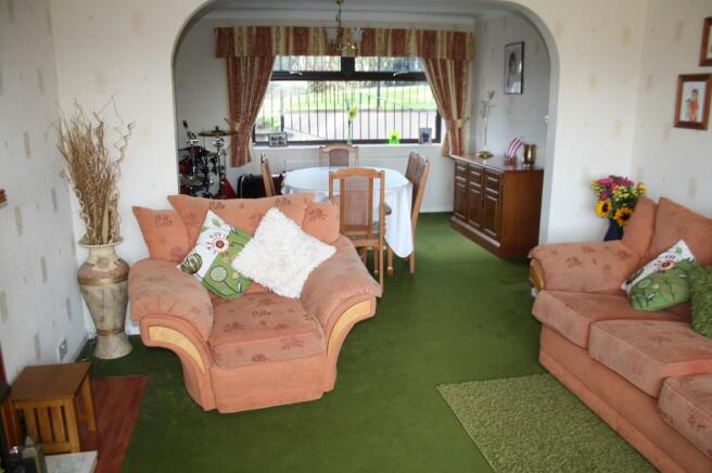 lounge / dining