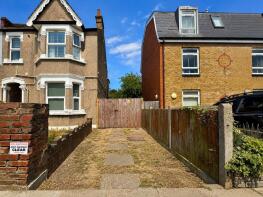 39, Melbourne Avenue, London W13 9BX