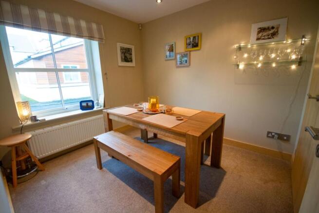 Bed 3 / Dining Room