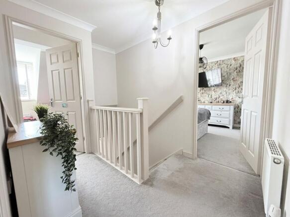 4 bed Detached for sale Image 12