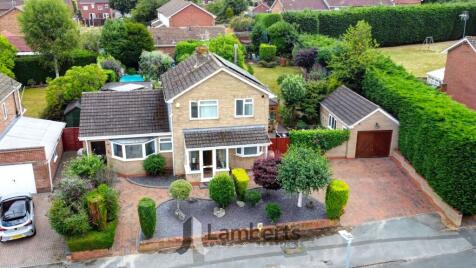 Brotherton Avenue, Webheath, B97