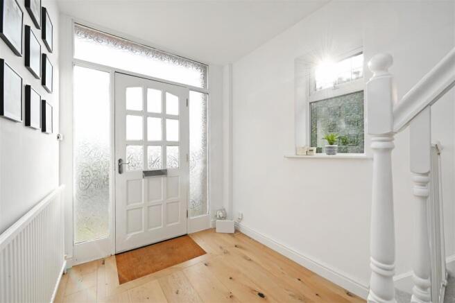 3 bed Semi-Detached for sale Image 4