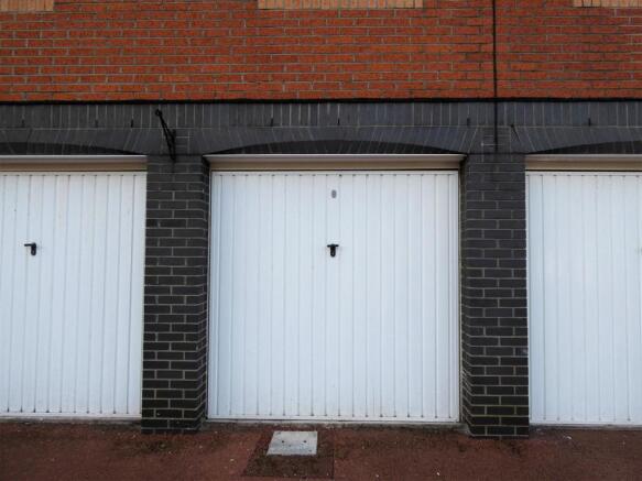 GARAGE.jpg