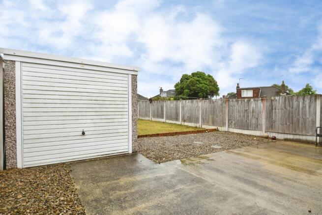 2 bed Semi-Detached for sale Image 9