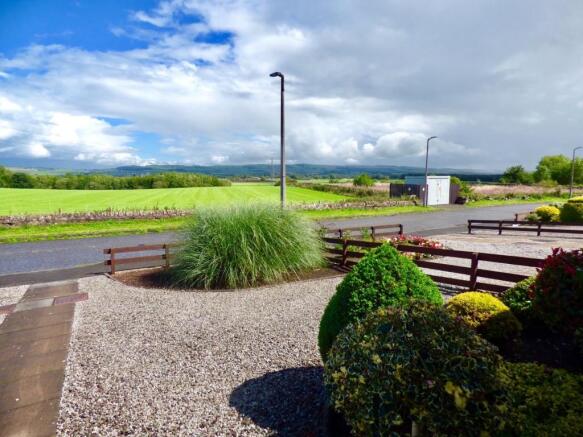 Front Garden/Views