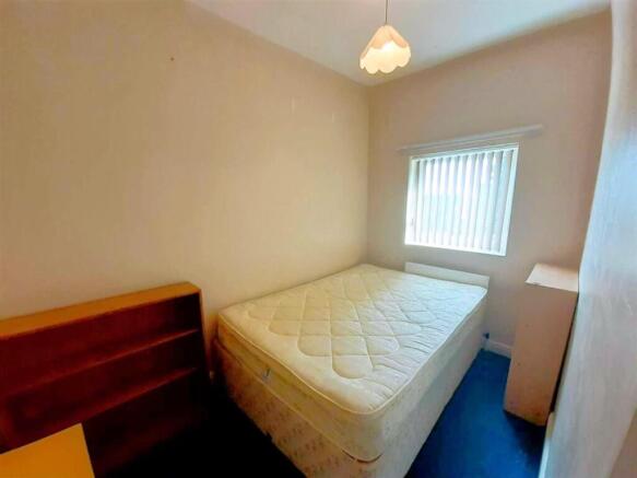 2 bed Terraced to rent Image 11