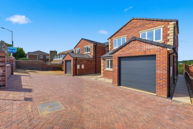 4 bed Detached for sale Image 11